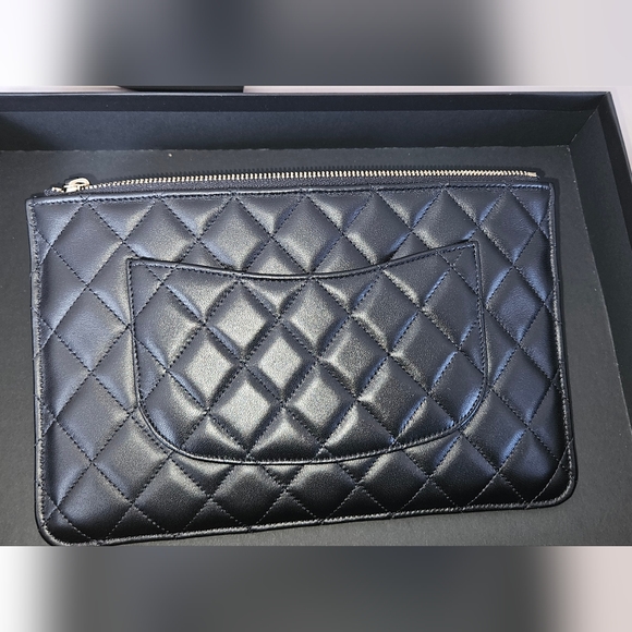 Chanel 24C Medium Clutch Case w/Pouch - Picture 9 of 9